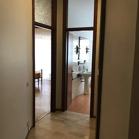 Orio Al Serio Airport Apartment *
